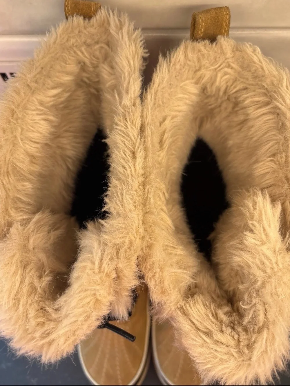 Sorel Women's Tan Suede Lace-Up Winter Boots with Faux Fur Trim Size 7.5 Tan